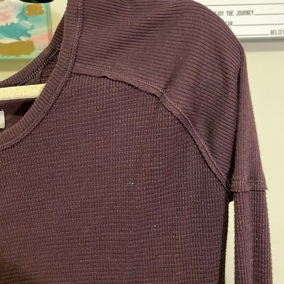 TWO tops. TNA xs burgundy waffle long sleeve and tan black waffle shirt size s - Picture 3 of 8